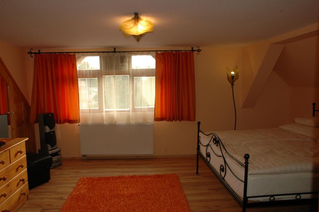 Alom Kucko Apartman ซาลาแอแกร์แซค ห้อง รูปภาพ